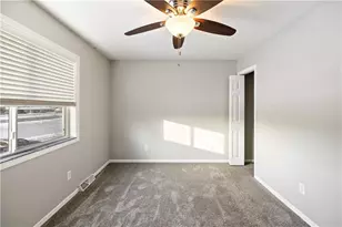 1217 Boulevard Pl, Eau Claire, WI 54703 - Photo 10