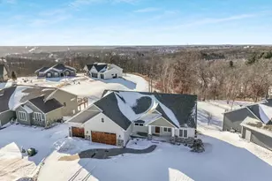 3981 Highview Dr, Eau Claire, WI 54703 - Photo 4