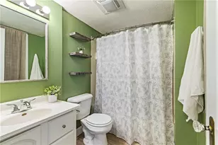 924 James St, Eau Claire, WI 54703 - Photo 16