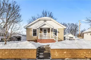 924 James St, Eau Claire, WI 54703 - Photo 34