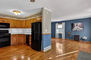 3231 Oakland St, Eau Claire, WI 54703 - Photo 8