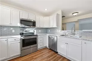 5221 Stonewood Dr, Eau Claire, WI 54703 - Photo 20