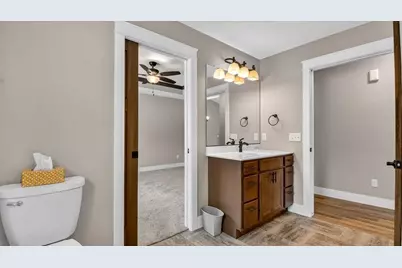 5580 Green Park Drive, Eau Claire, WI 54703 - Photo 8