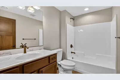 5580 Green Park Drive, Eau Claire, WI 54703 - Photo 16