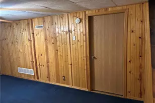 2202 Crestview Dr, Eau Claire, WI 54703 - Photo 14