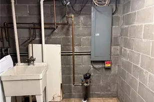 2202 Crestview Dr, Eau Claire, WI 54703 - Photo 36