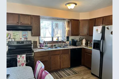 2202 Crestview Drive, Eau Claire, WI 54703 - Photo 12