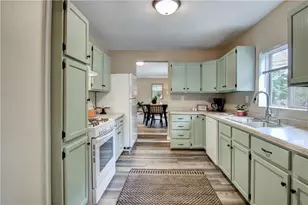 1612 11th St, Eau Claire, WI 54703 - Photo 8