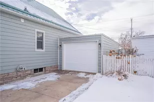 2022 8th St, Eau Claire, WI 54703 - Photo 6