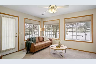 4402 E Robin Meadows Lane, Eau Claire, WI 54701 - Photo 6