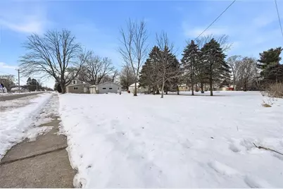 555 Irvine Street, Chippewa Falls, WI 54729 - Photo 18