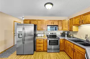 2515 Ridgewood St, Menomonie, WI 54751 - Photo 14