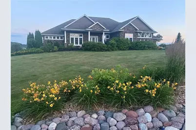 1747 E Drinkman Lane, Eau Claire, WI 54701 - Photo 2
