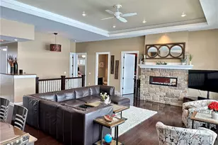 1747 E Drinkman Ln, Eau Claire, WI 54701 - Photo 12