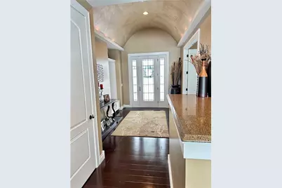 1747 E Drinkman Lane, Eau Claire, WI 54701 - Photo 10