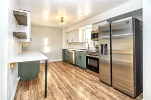 1031 Van Buren St, Black River Falls, WI 54615 - Photo 8