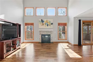 2021 High Point Dr, Altoona, WI 54720 - Photo 4