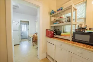 1010 S Farwell St, Eau Claire, WI 54701 - Photo 10