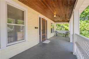 1010 S Farwell St, Eau Claire, WI 54701 - Photo 2