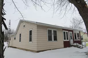 636 E 3rd St, Owen, WI 54460 - Photo 2