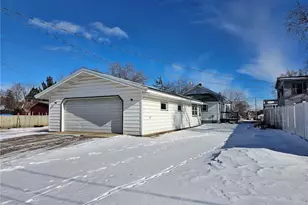 316 Pine St, Black River Falls, WI 54615 - Photo 6