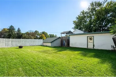 10 Jefferson Avenue, Chippewa Falls, WI 54729 - Photo 32