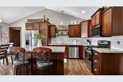 4924 Bluebell Court, Eau Claire, WI 54703 - Photo 10