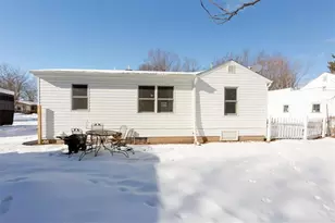 208 14th St, Menomonie, WI 54751 - Photo 4