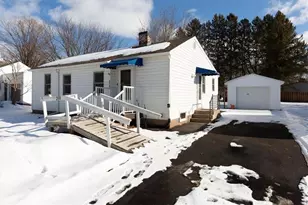 208 14th St, Menomonie, WI 54751 - Photo 2