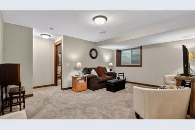 5643 Green Park Drive, Eau Claire, WI 54703 - Photo 14