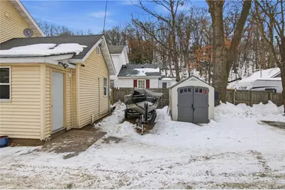 313 E Willow Street, Chippewa Falls, WI 54729 - Photo 32