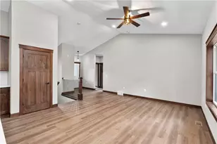 1138 Craven Ct, Eau Claire, WI 54703 - Photo 4