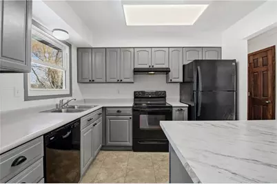 506 W Stacy Court, Cadott, WI 54727 - Photo 8