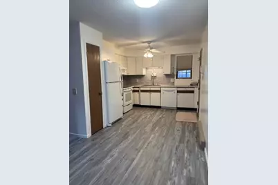 304 Parkview Court #2, Altoona, WI 54720 - Photo 2