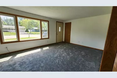 2212 Bartlett Avenue, Altoona, WI 54720 - Photo 4