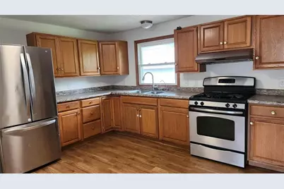 2212 Bartlett Avenue, Altoona, WI 54720 - Photo 6