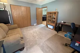 1215 Glades Dr, Altoona, WI 54720 - Photo 12