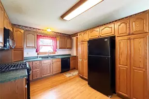 854A 6th St, Clayton, WI 54004 - Photo 4