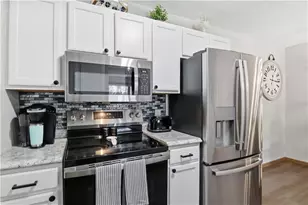 3631 Oak Tree Ln, Eau Claire, WI 54701 - Photo 6