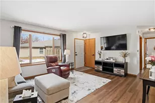 3631 Oak Tree Ln, Eau Claire, WI 54701 - Photo 2