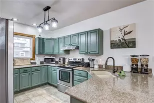 903 Summer St, Eau Claire, WI 54701 - Photo 2