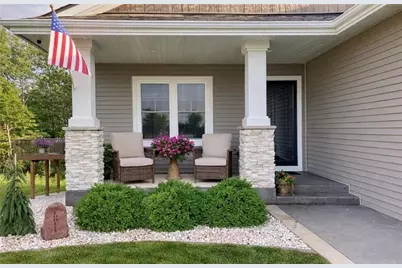 4615 S Oakwood Hills Parkway, Eau Claire, WI 54701 - Photo 2