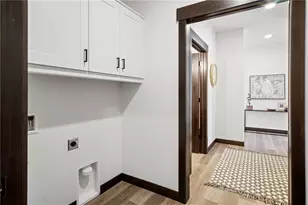 3355 Iris Dr, Eau Claire, WI 54703 - Photo 10