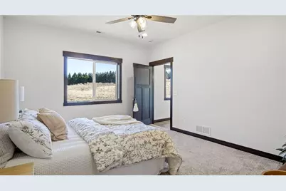 3369 Iris Drive, Eau Claire, WI 54703 - Photo 14