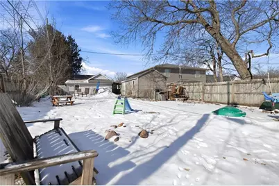 215 10th Avenue, Eau Claire, WI 54703 - Photo 4