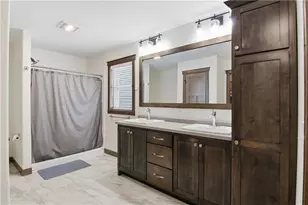 4919 Woodlands Dr, Eau Claire, WI 54703 - Photo 12