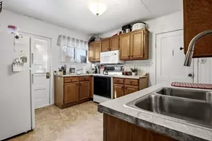 420 E Elm Ave, Menomonie, WI 54751 - Photo 6