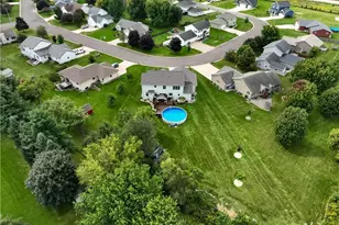 925 Bluff View Cir, Chippewa Falls, WI 54729 - Photo 4