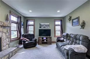 925 Bluff View Cir, Chippewa Falls, WI 54729 - Photo 8