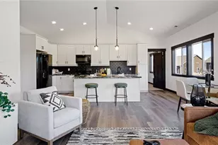 3375 Iris Dr, Eau Claire, WI 54703 - Photo 12